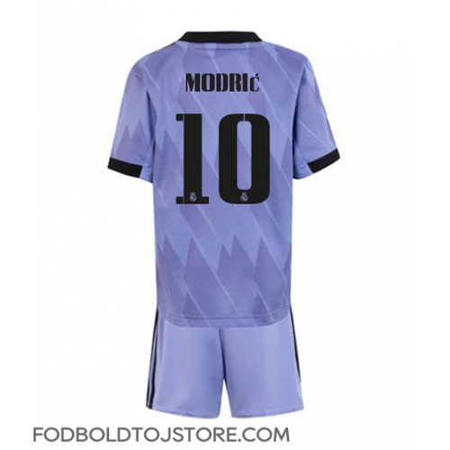 Real Madrid Luka Modric #10 Udebanesæt Børn 2022-23 Kortærmet (+ Korte bukser)